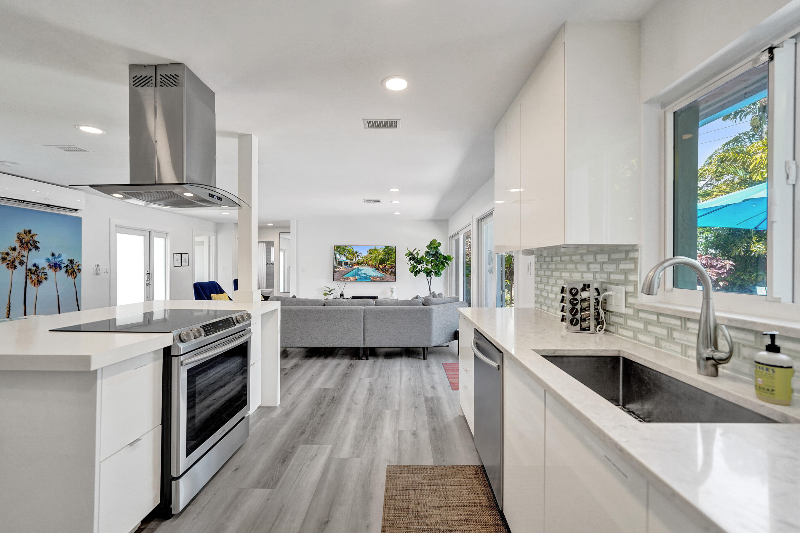 CORAL ESTATES - Residential