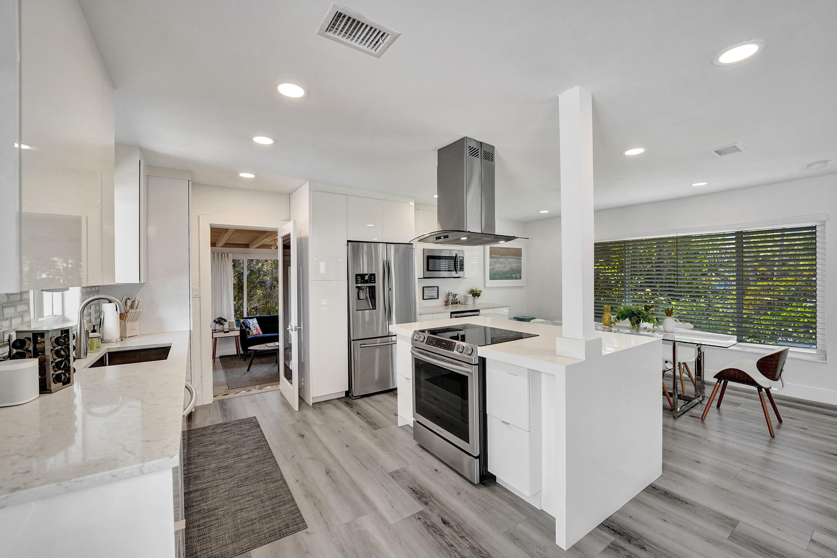 CORAL ESTATES - Residential