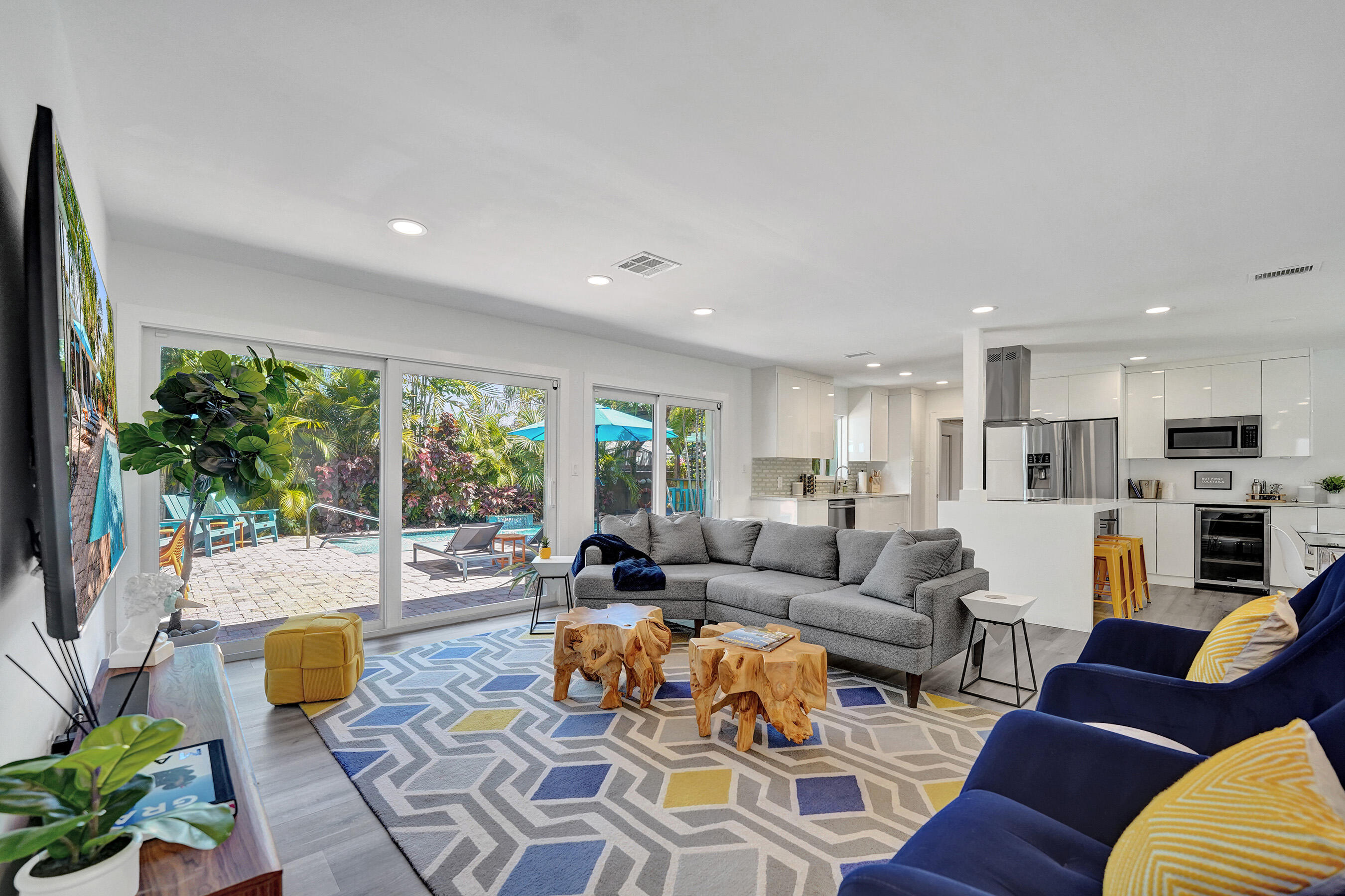 CORAL ESTATES - Residential