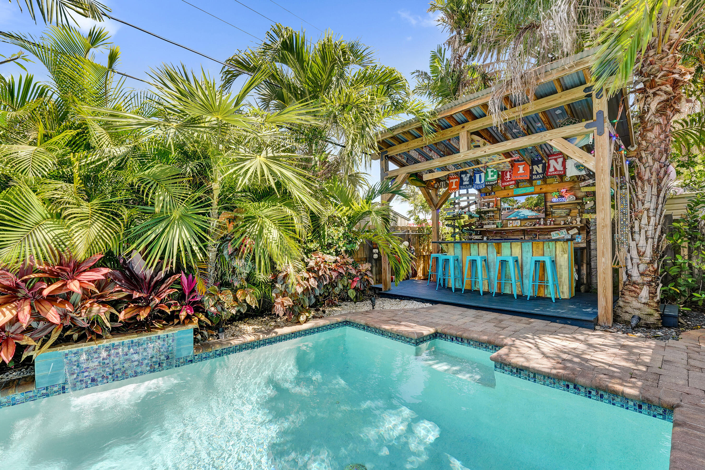 CORAL ESTATES - Residential