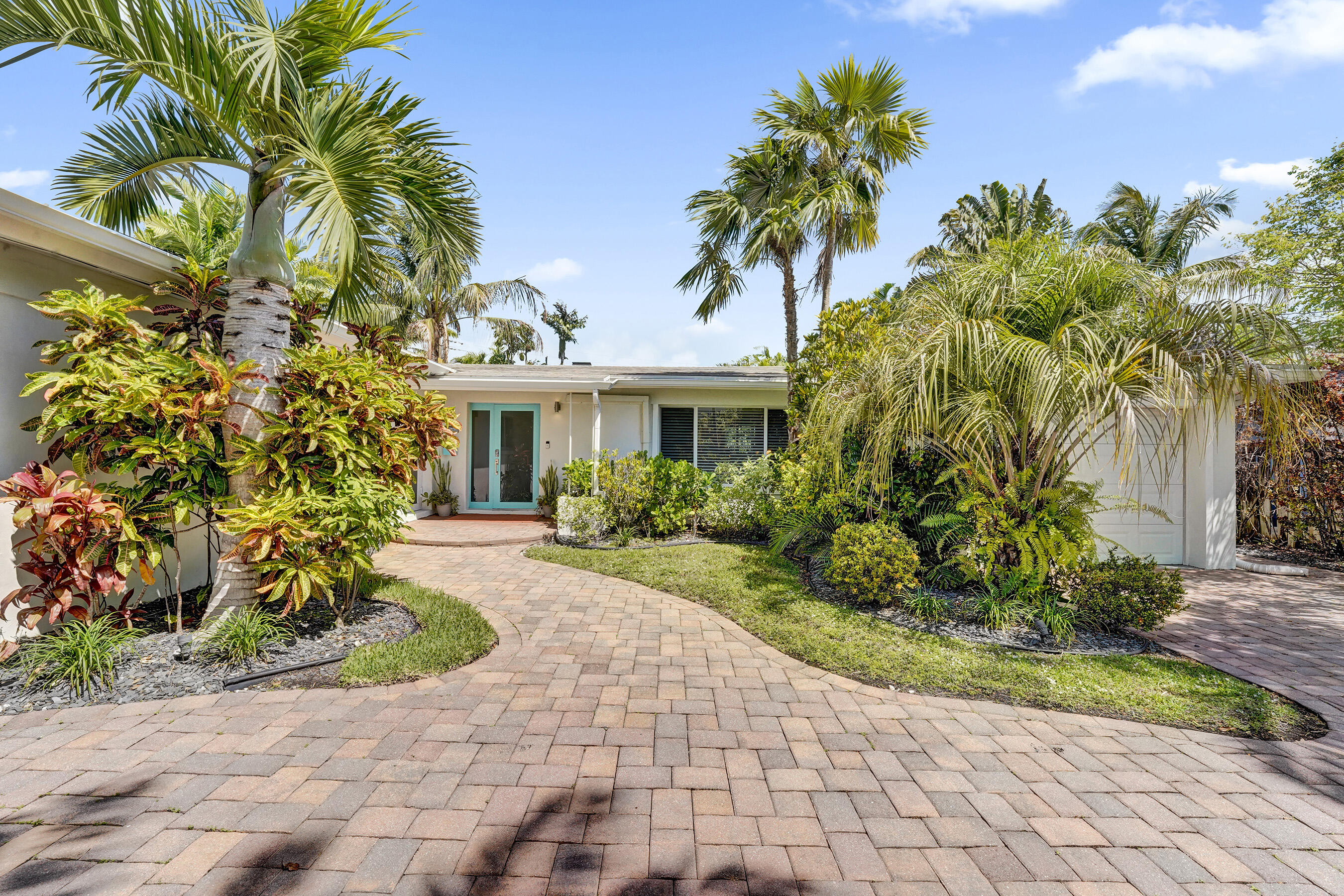 CORAL ESTATES - Residential