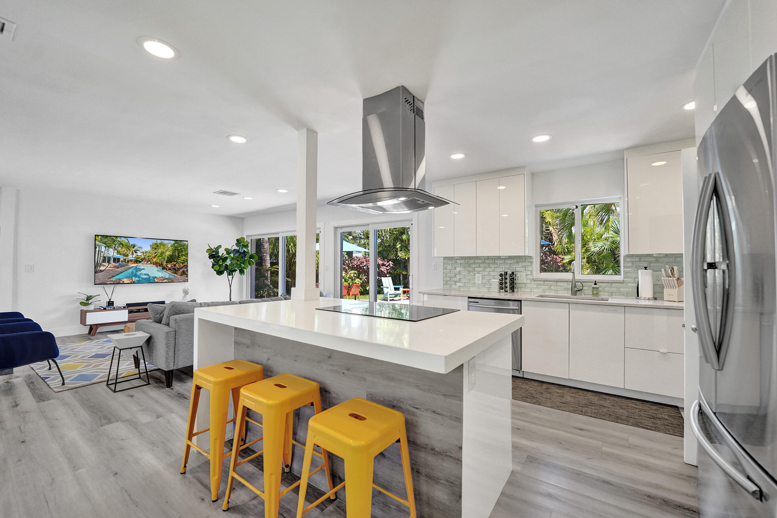 CORAL ESTATES - Residential