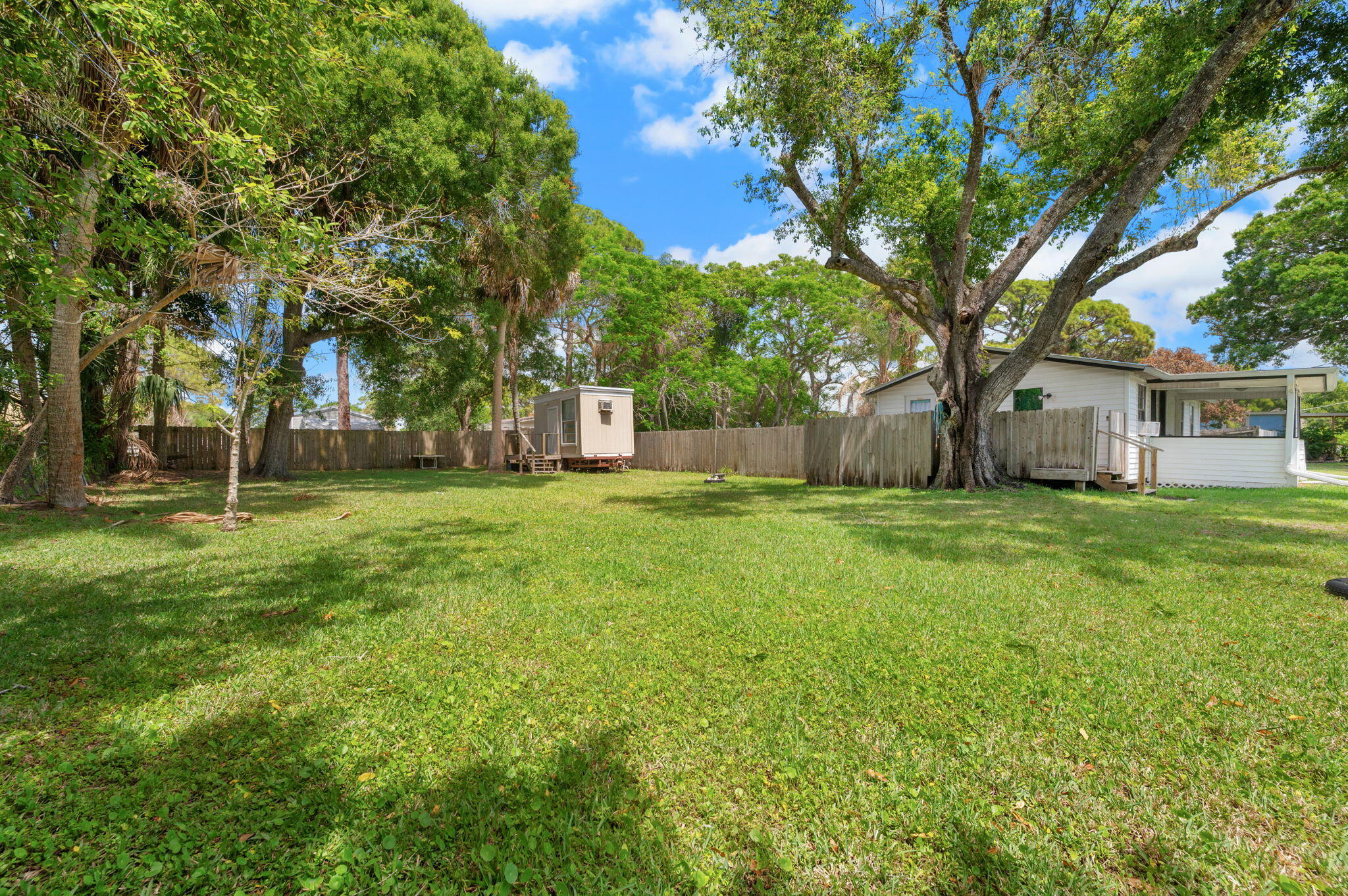 REGINA PALMS - Residential