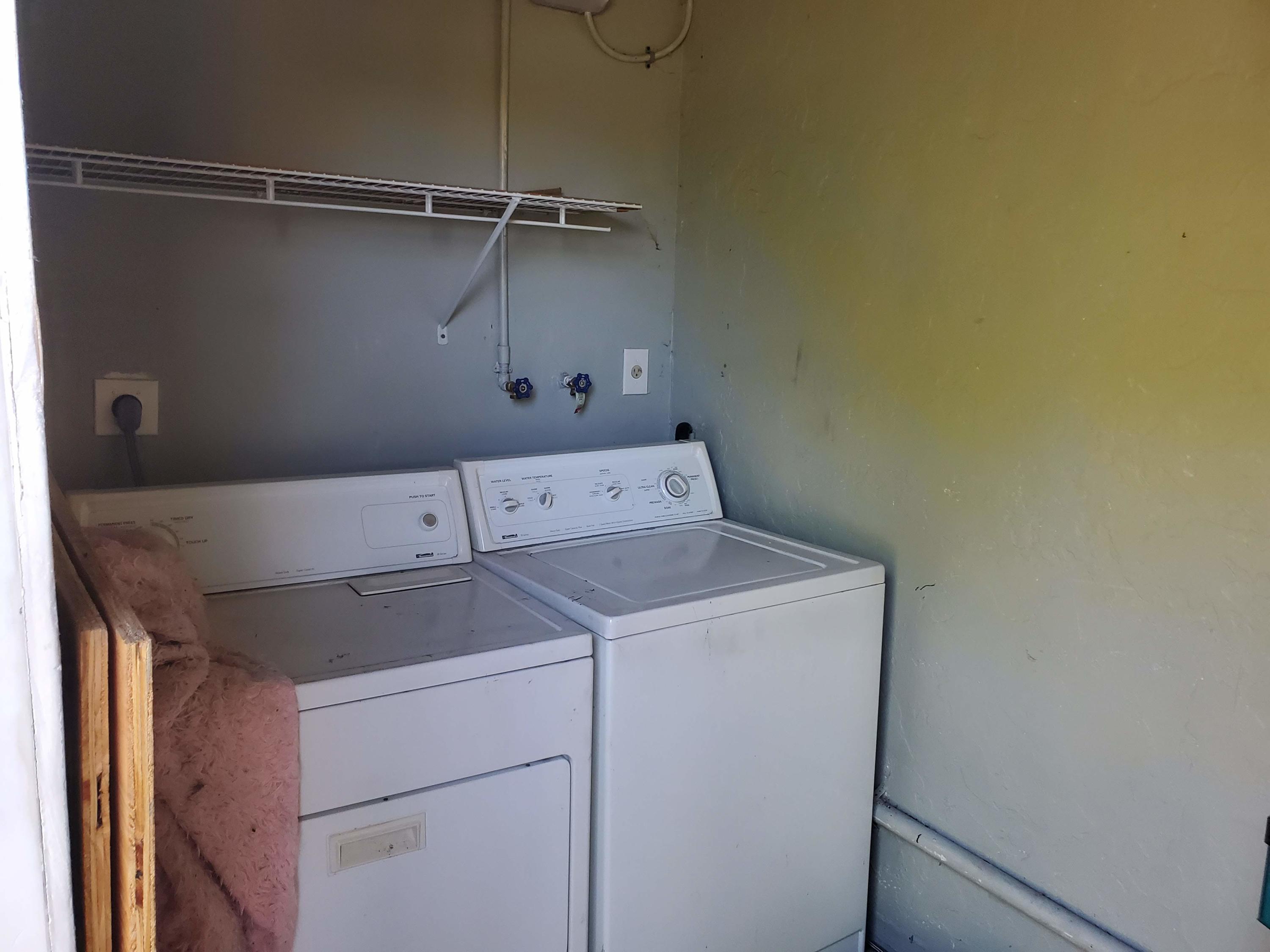 MODEL LAND CO - Residential Lease