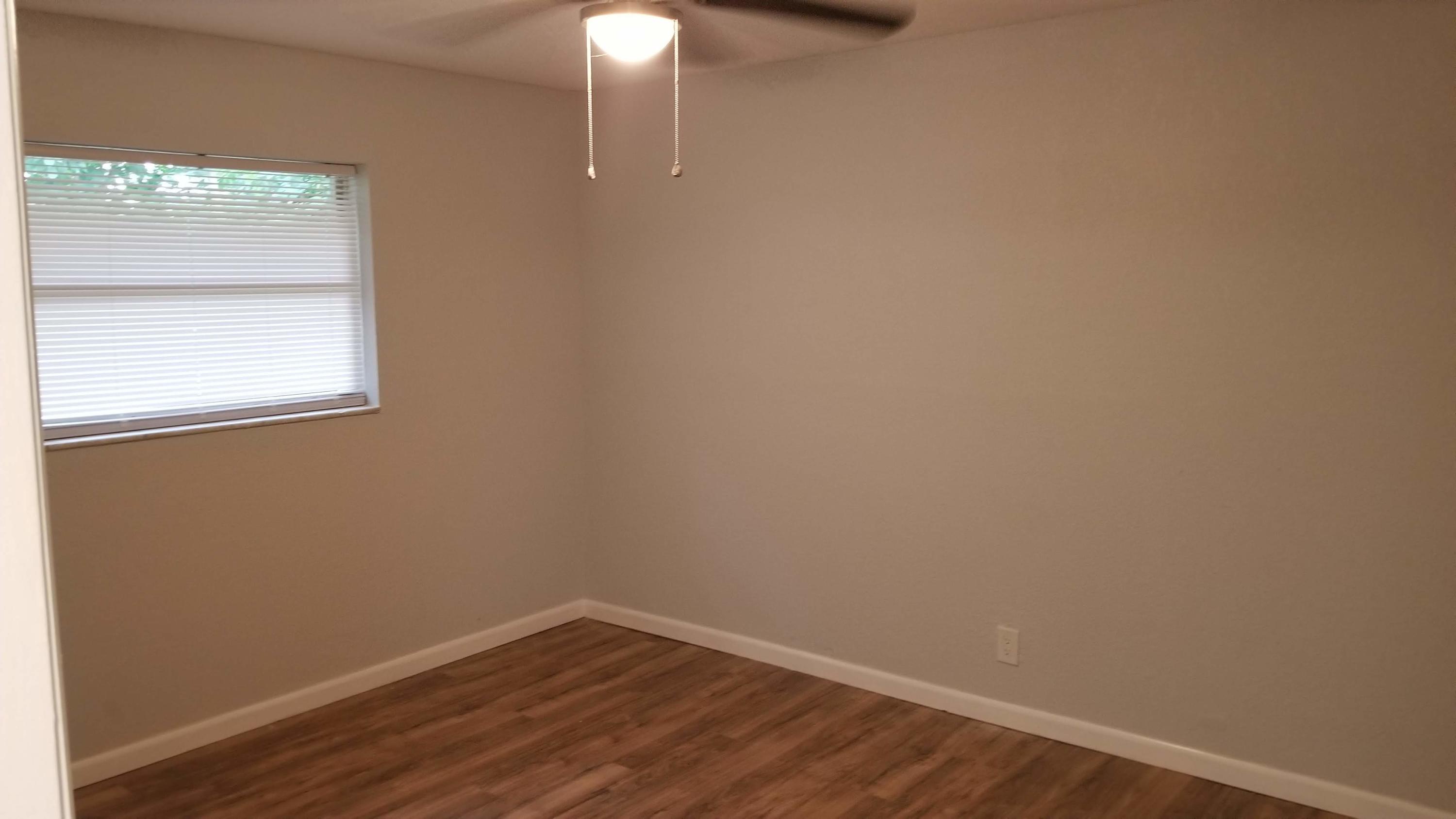 MODEL LAND CO - Residential Lease