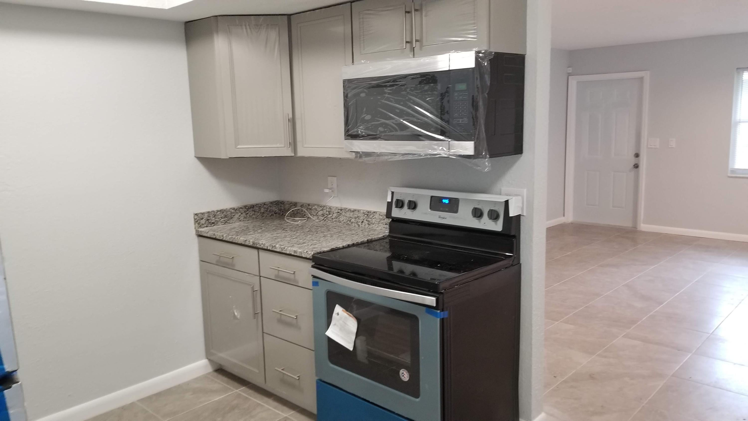 MODEL LAND CO - Residential Lease