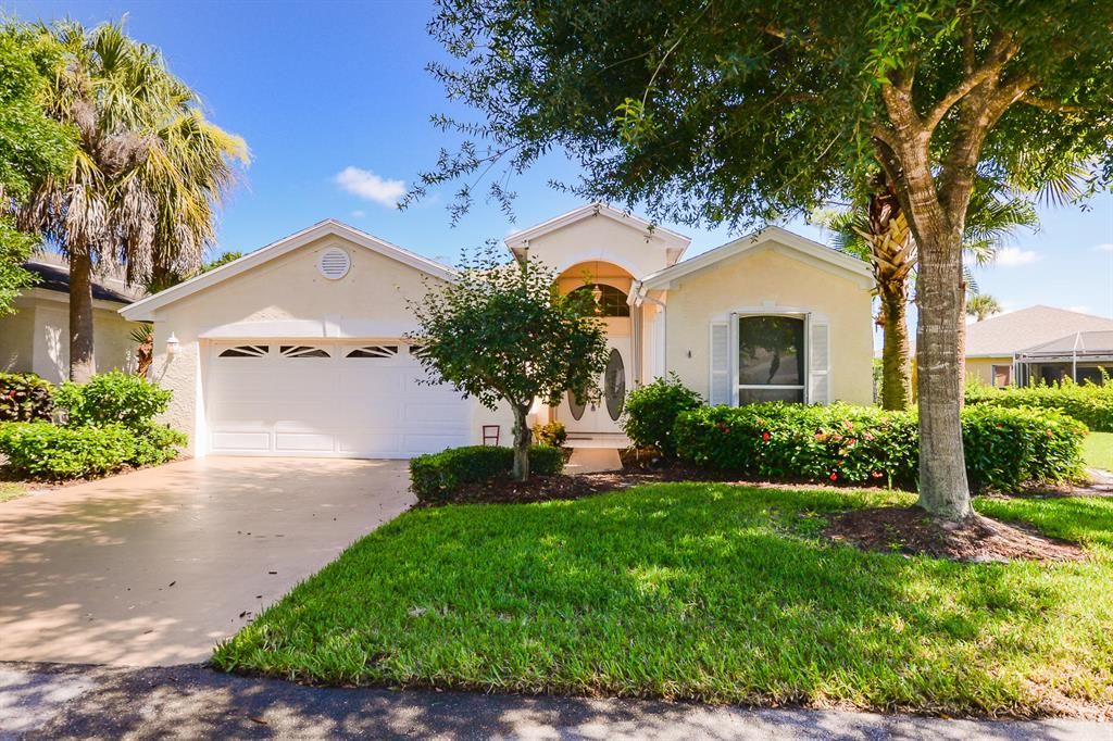 Photo of 533 NW Lambrusco Drive, Port Saint Lucie, FL 34986 (MLS # R10735478)
