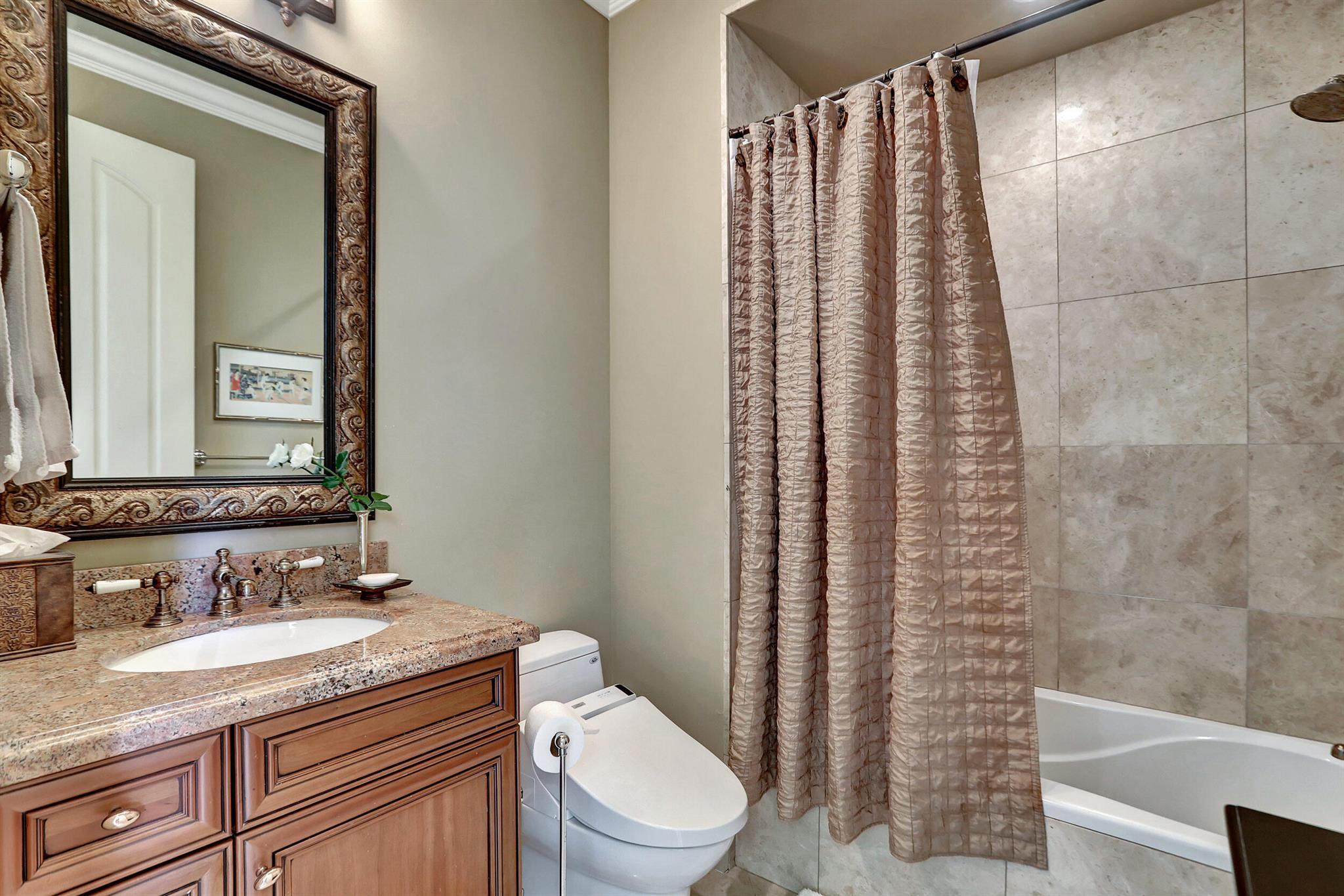 GOLDEN HARBOUR - Residential