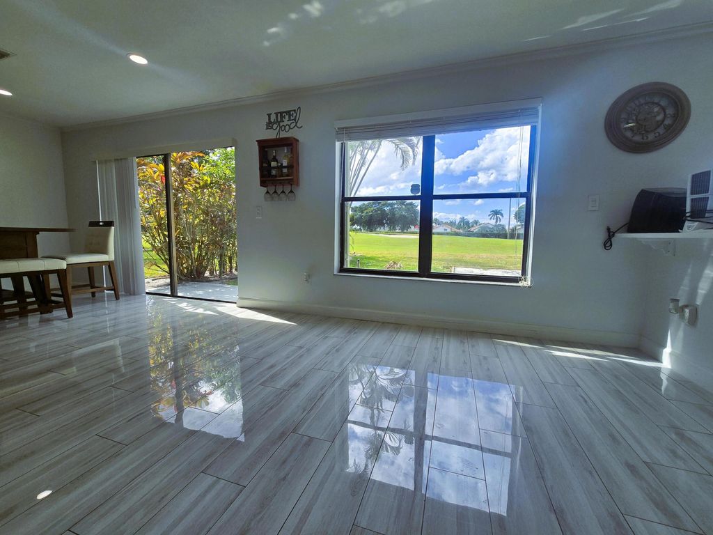 Photo of 5885 Northpointe Lane, Boynton Beach, FL 33437 (MLS # R11162101)