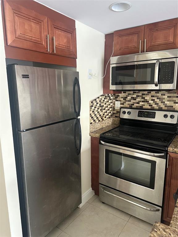 LAUDERDALE TOWER - Residential