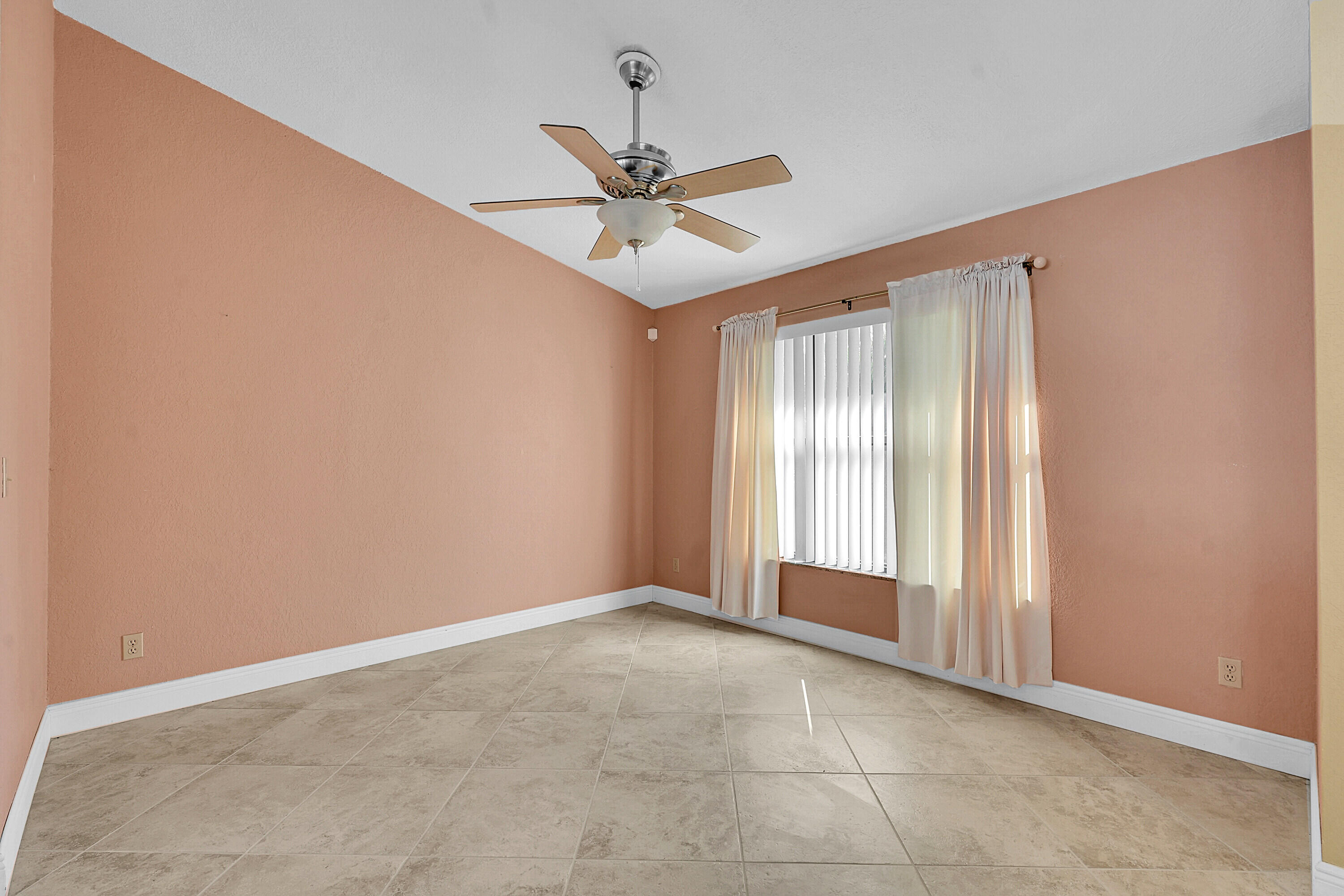 HOLIDAY PINES SUBDIVISION PHASE I - Residential