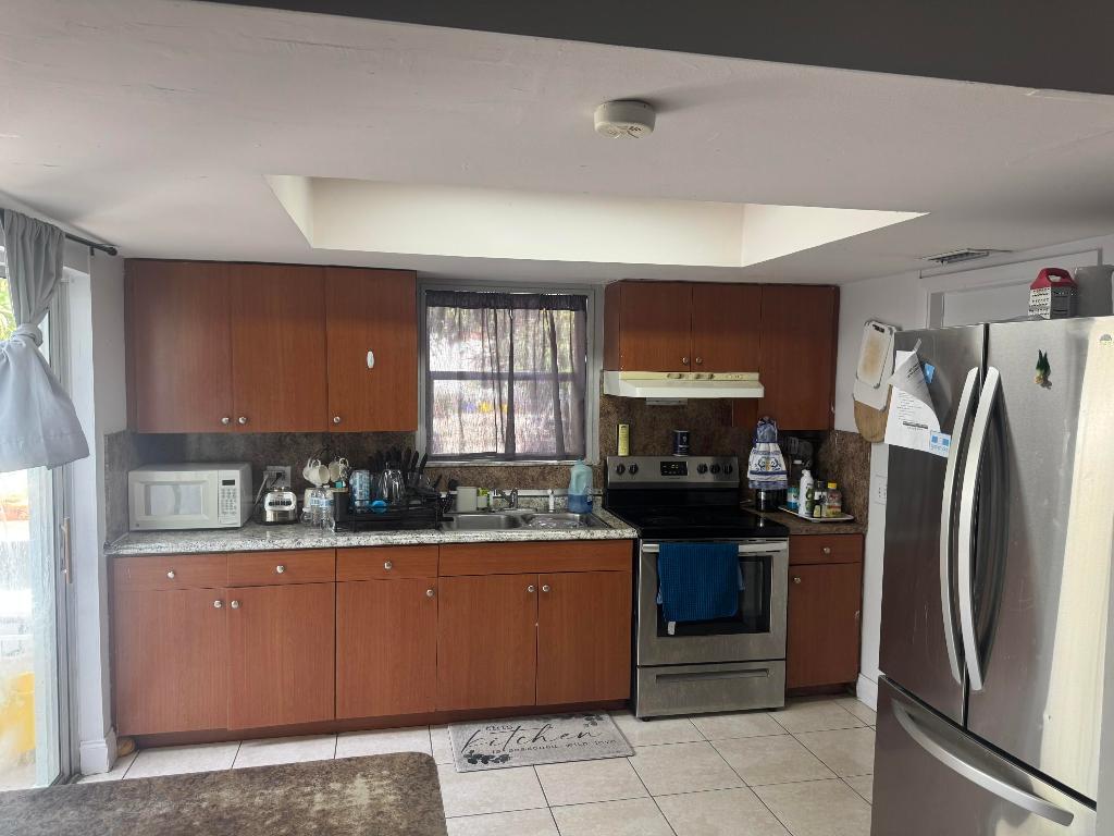 View photos, virtual tours, details... 910 N F Street