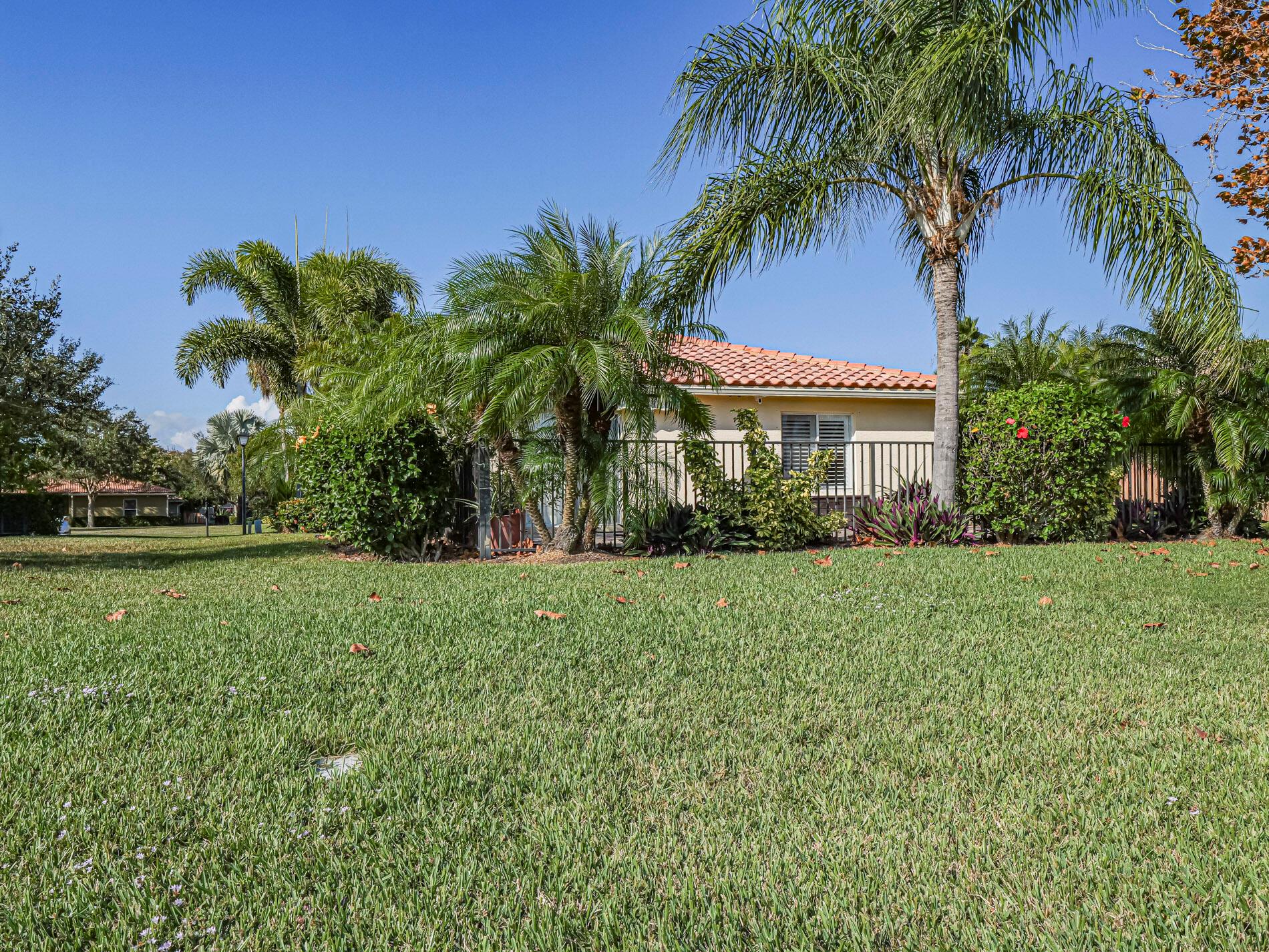 VEROLAGO - Residential Lease