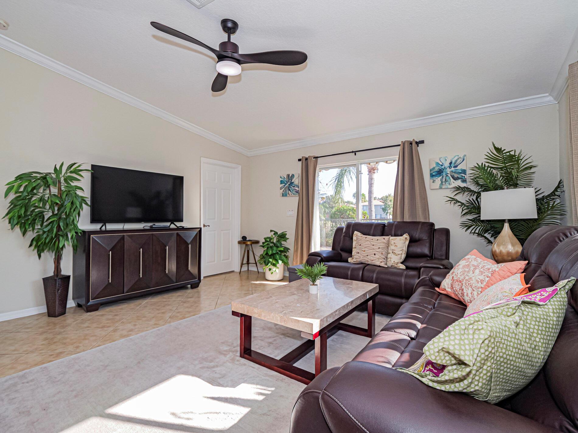 VEROLAGO - Residential Lease