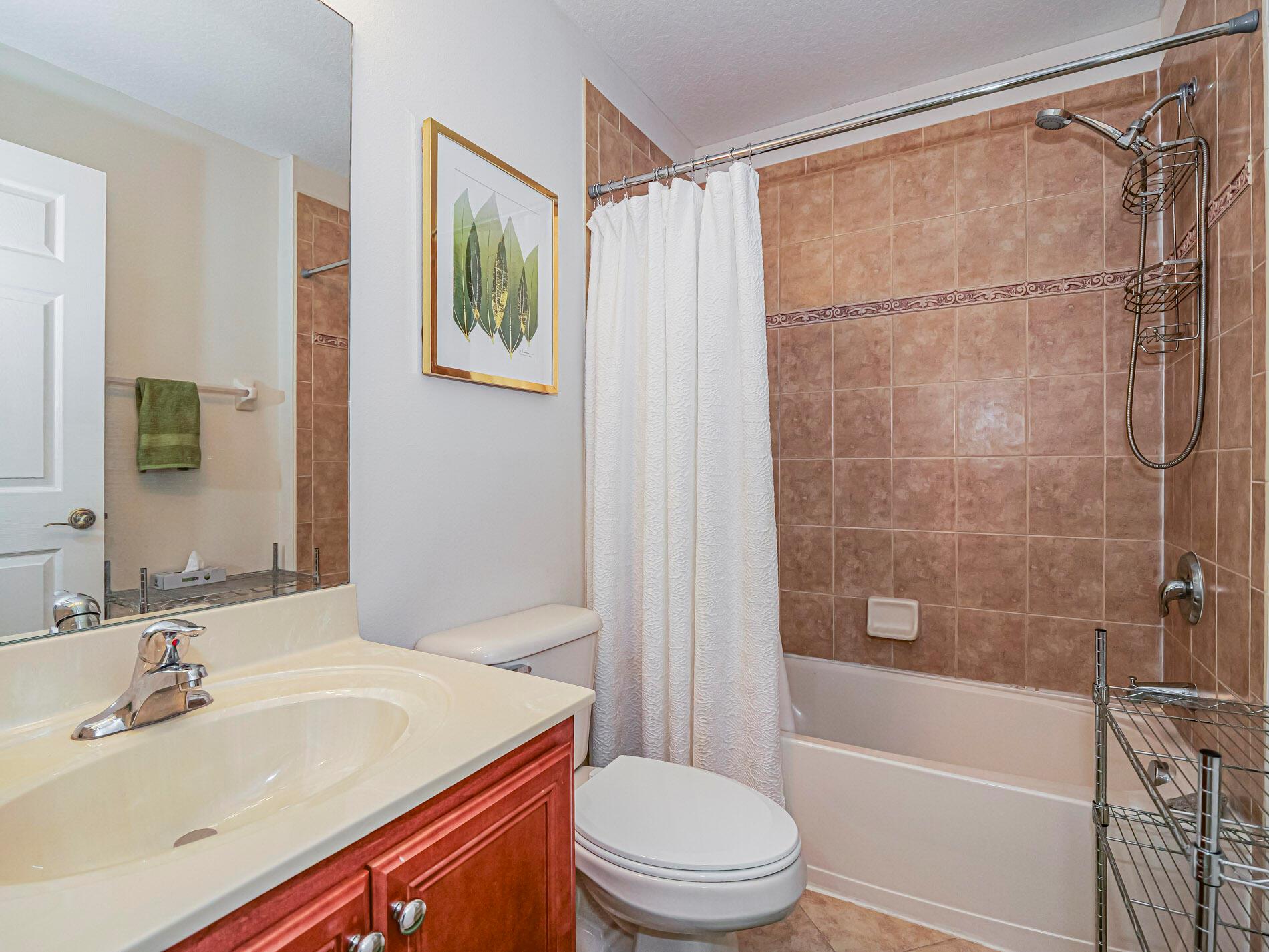 VEROLAGO - Residential Lease