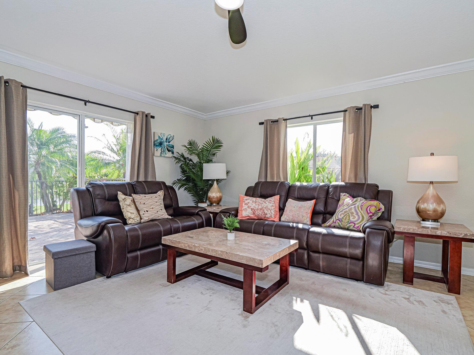 VEROLAGO - Residential Lease