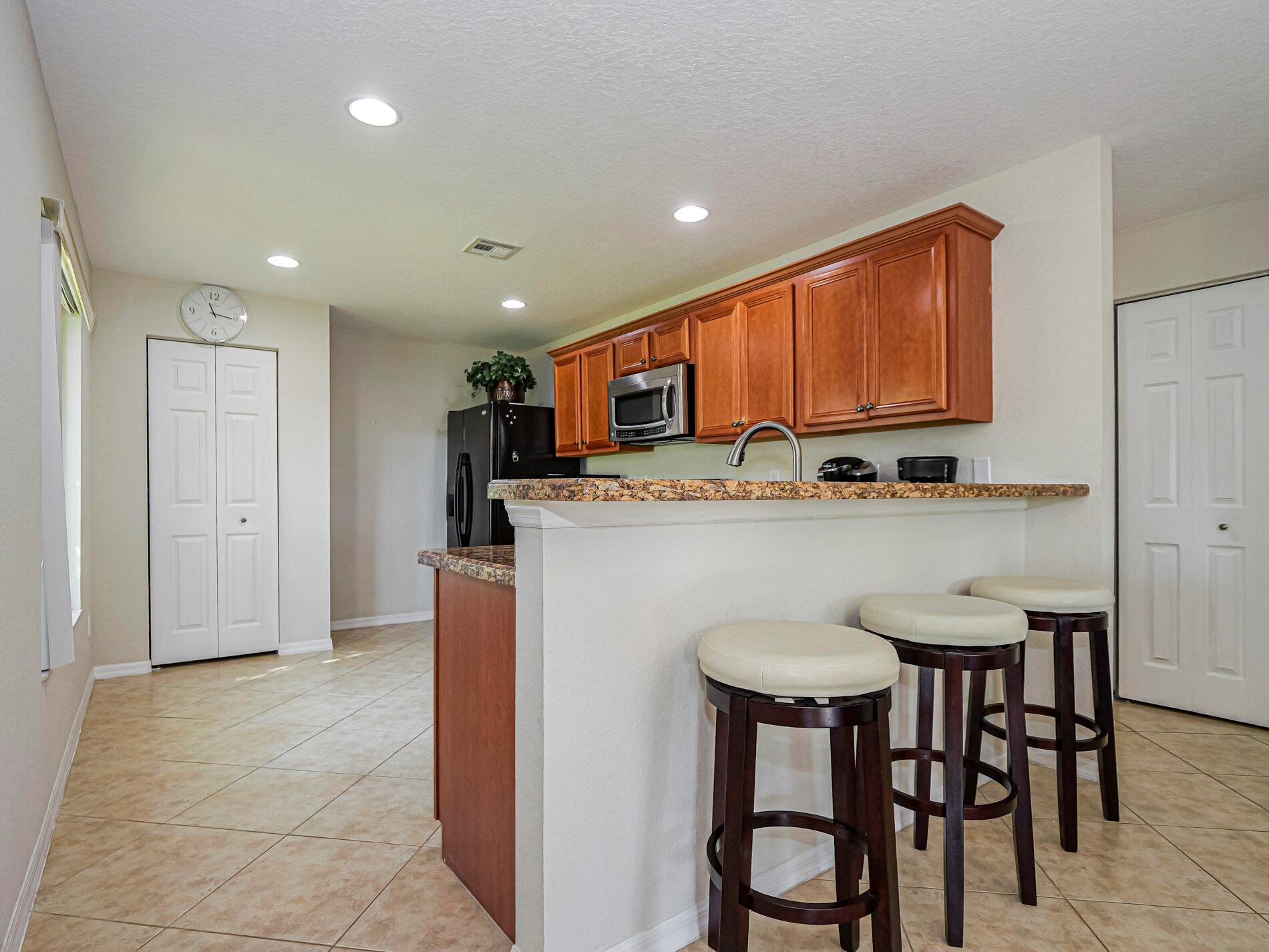 VEROLAGO - Residential Lease