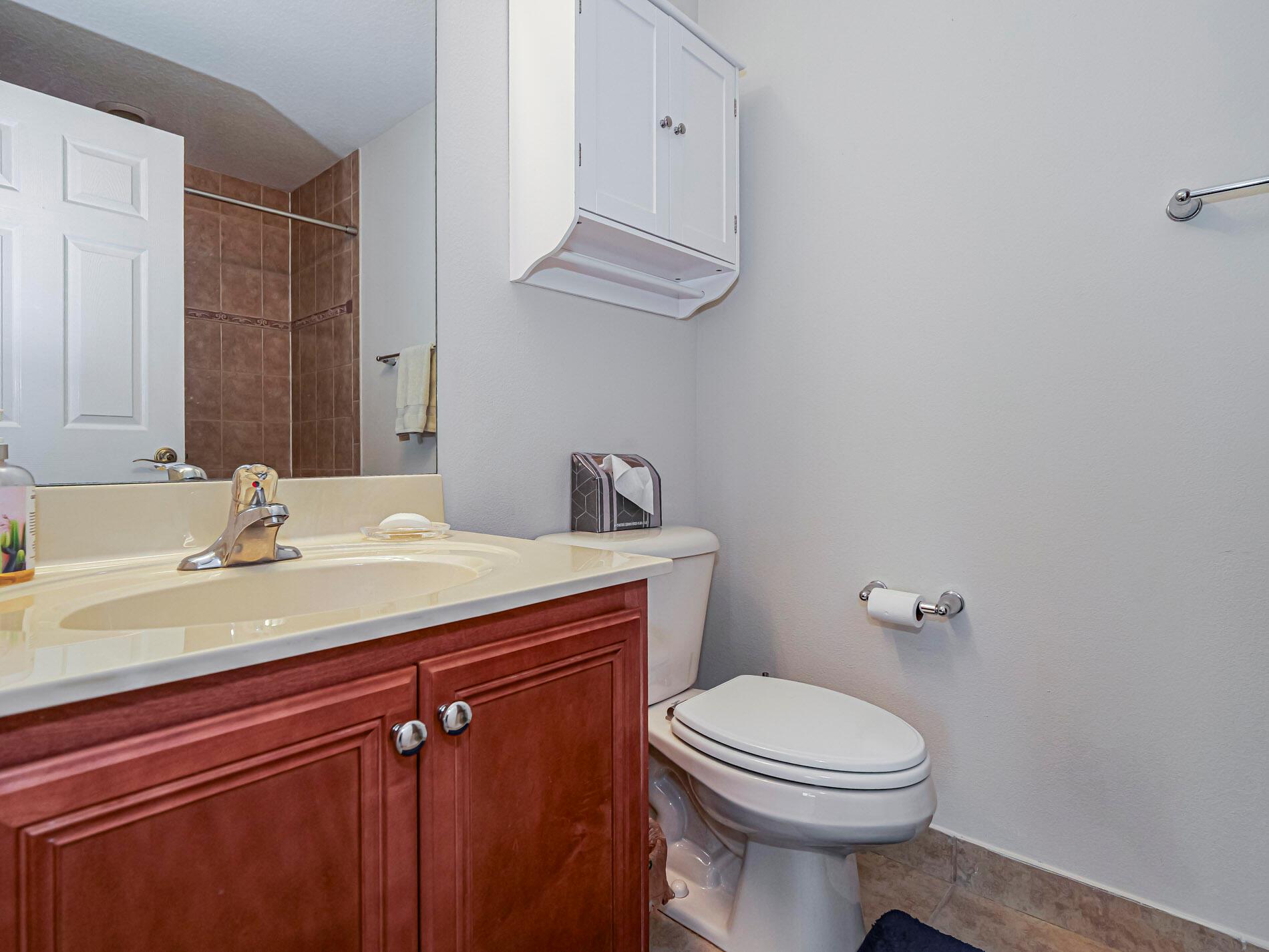 VEROLAGO - Residential Lease