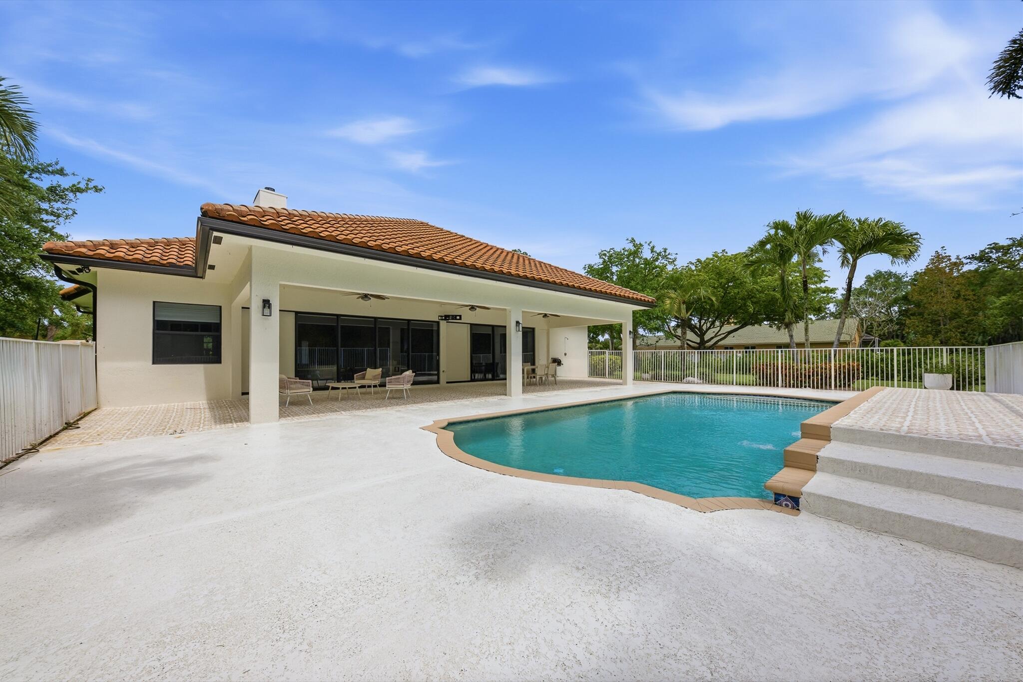 BANYAN ESTATES - Residential