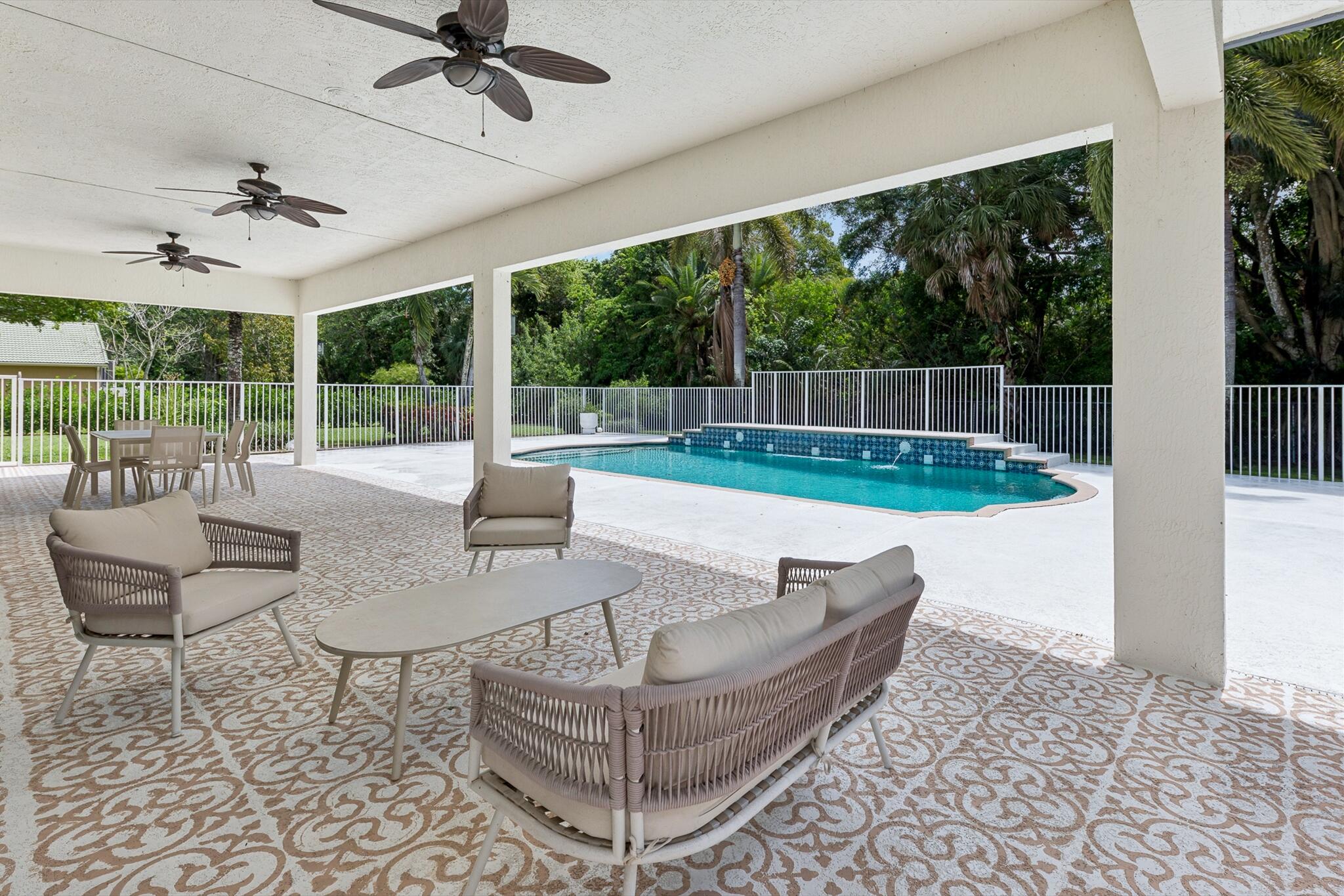 BANYAN ESTATES - Residential