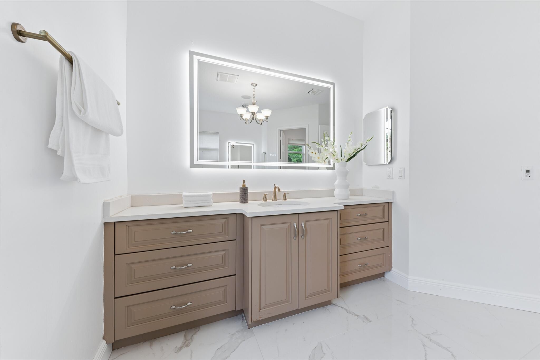 BANYAN ESTATES - Residential