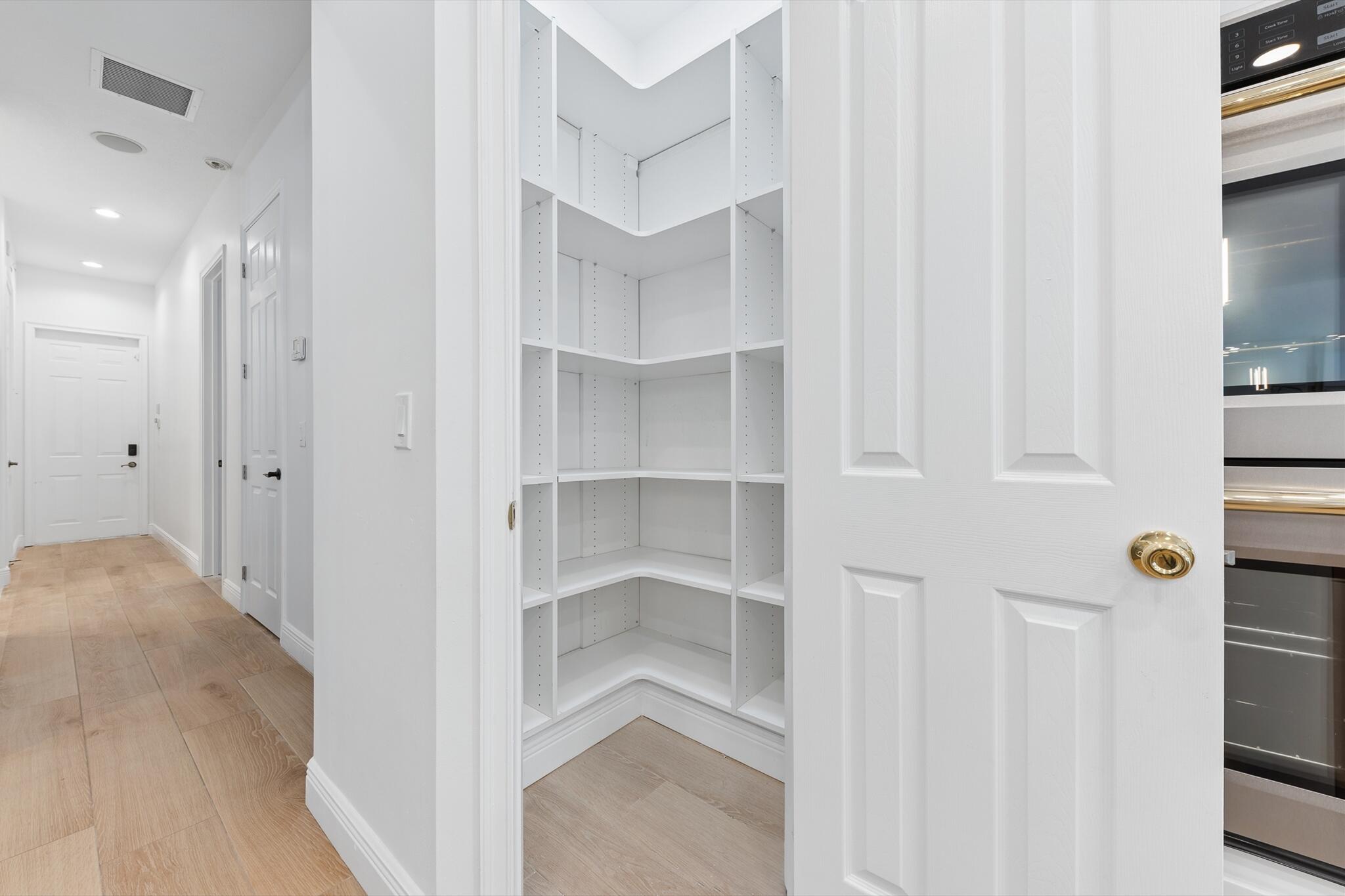 BANYAN ESTATES - Residential