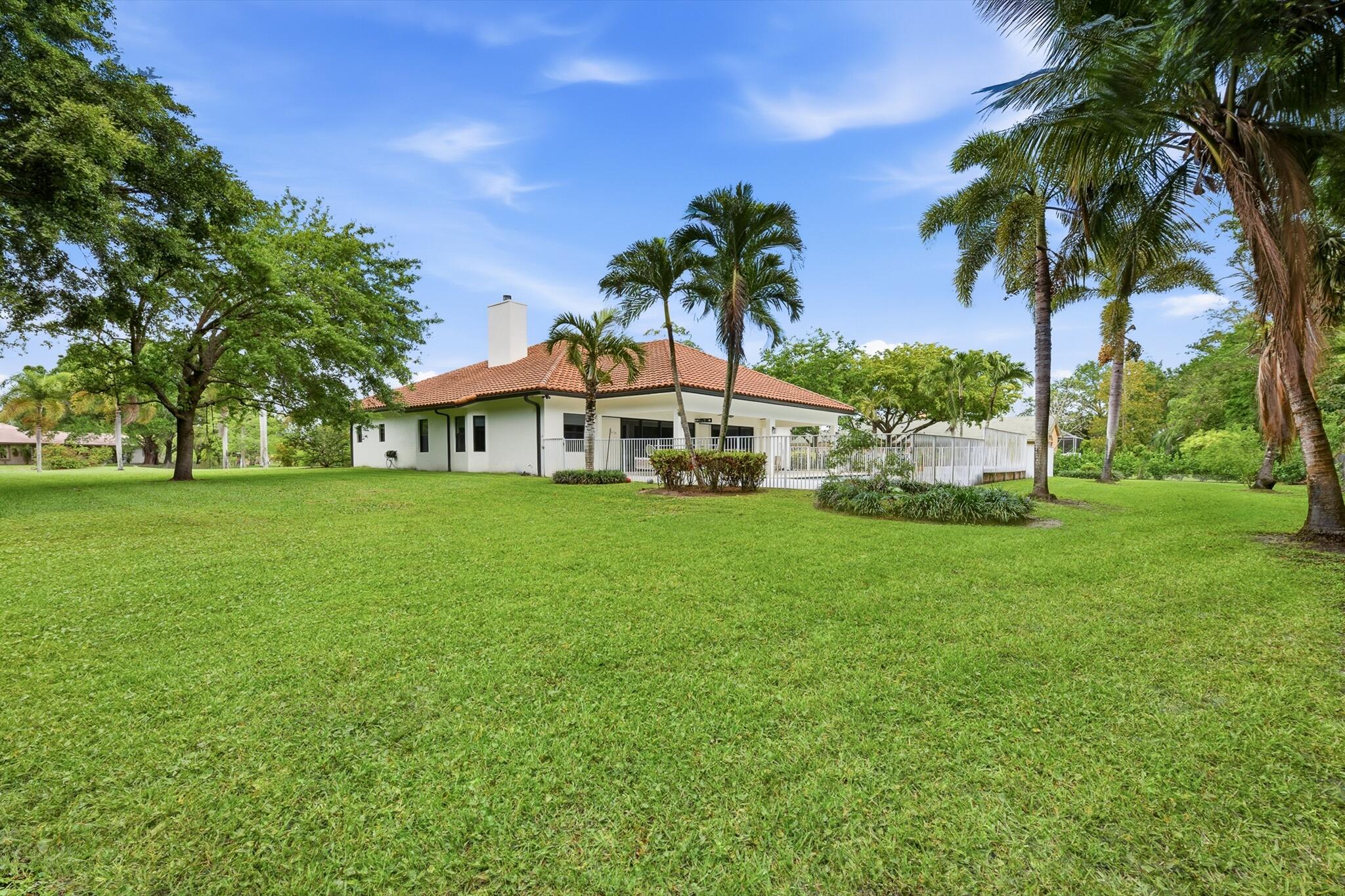 BANYAN ESTATES - Residential