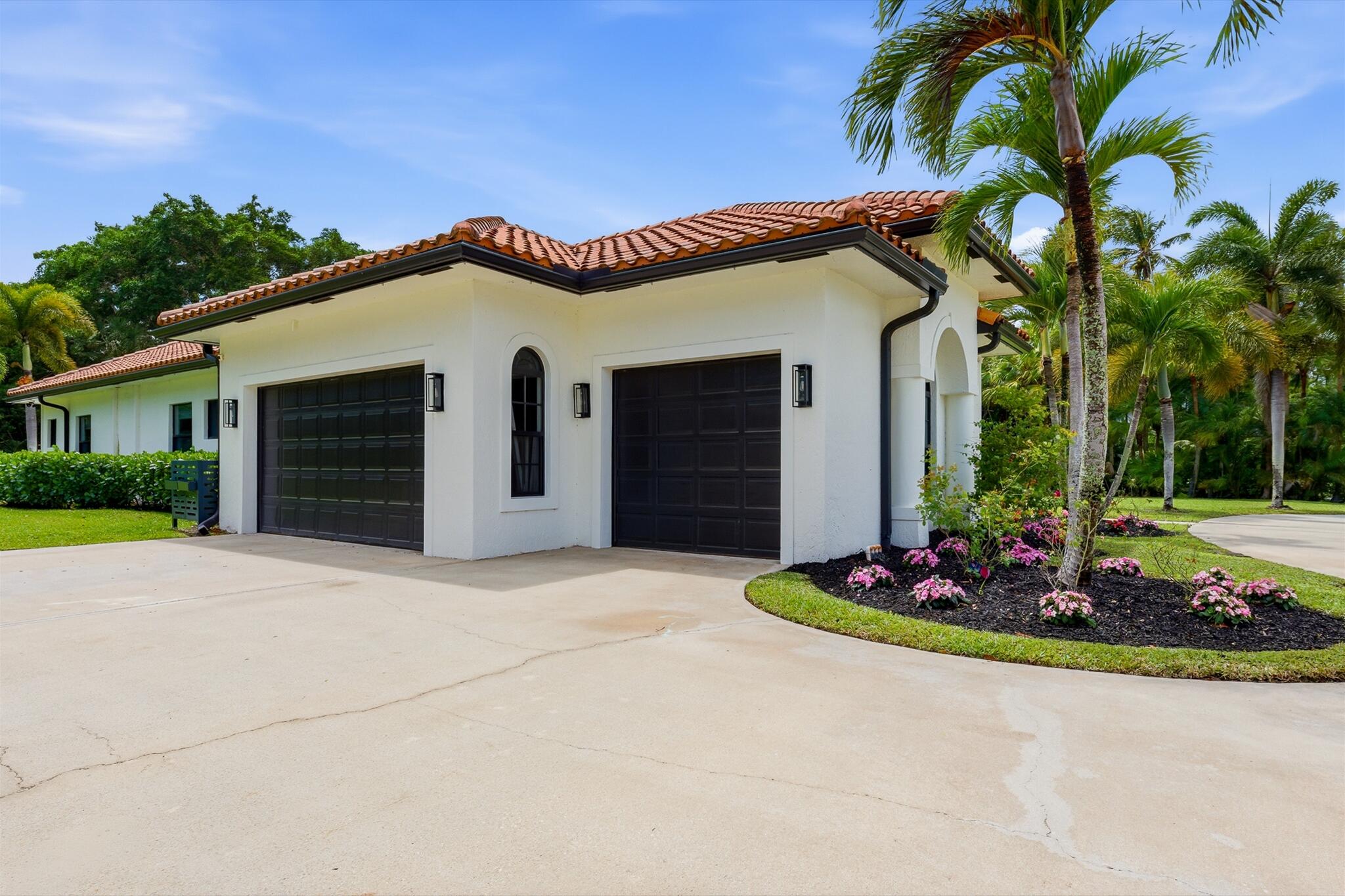 BANYAN ESTATES - Residential