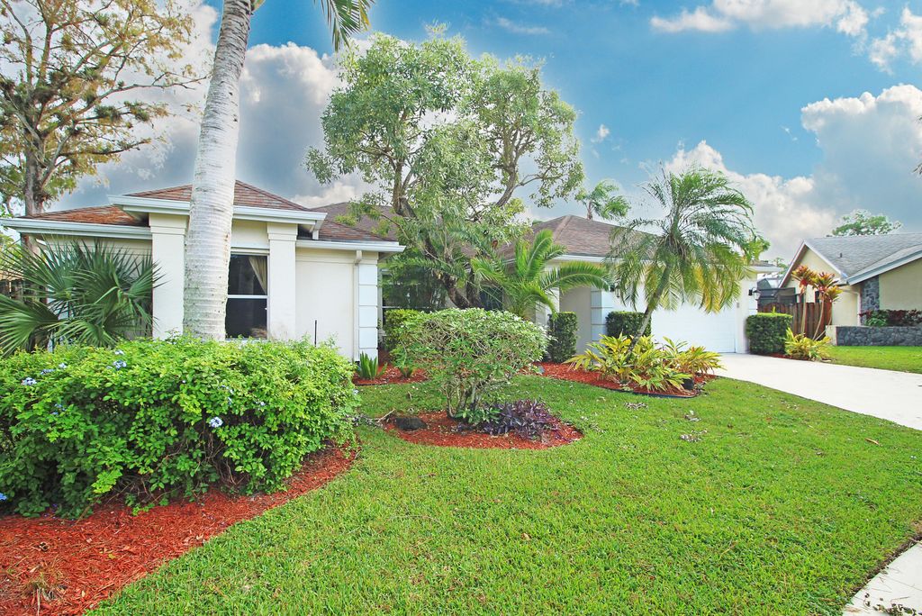 Photo of 896 Rose Court, Wellington, FL 33414 (MLS # R10939967)