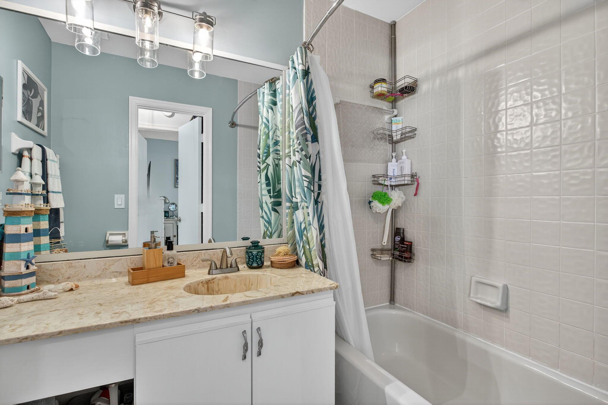 LIBERTY SQUARE CONDO - Residential