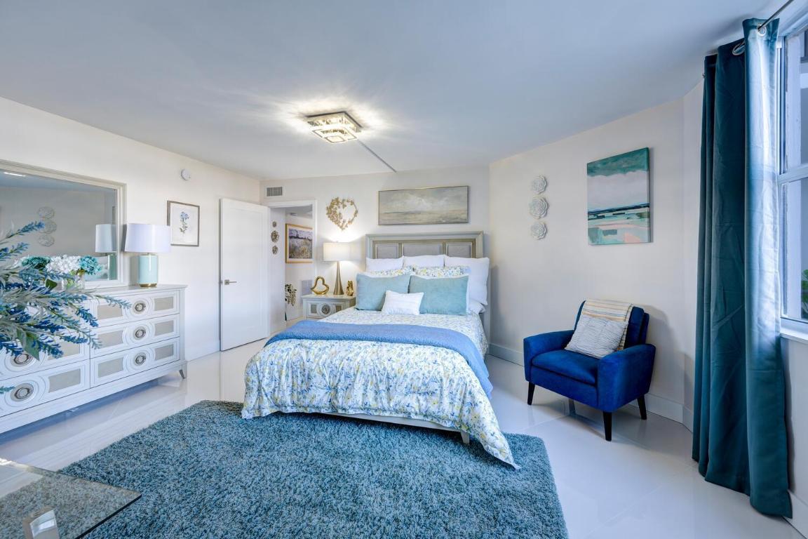 PORTOFINO SOUTH CONDO ESTATES OF SOUTH PALM BEA - Residential