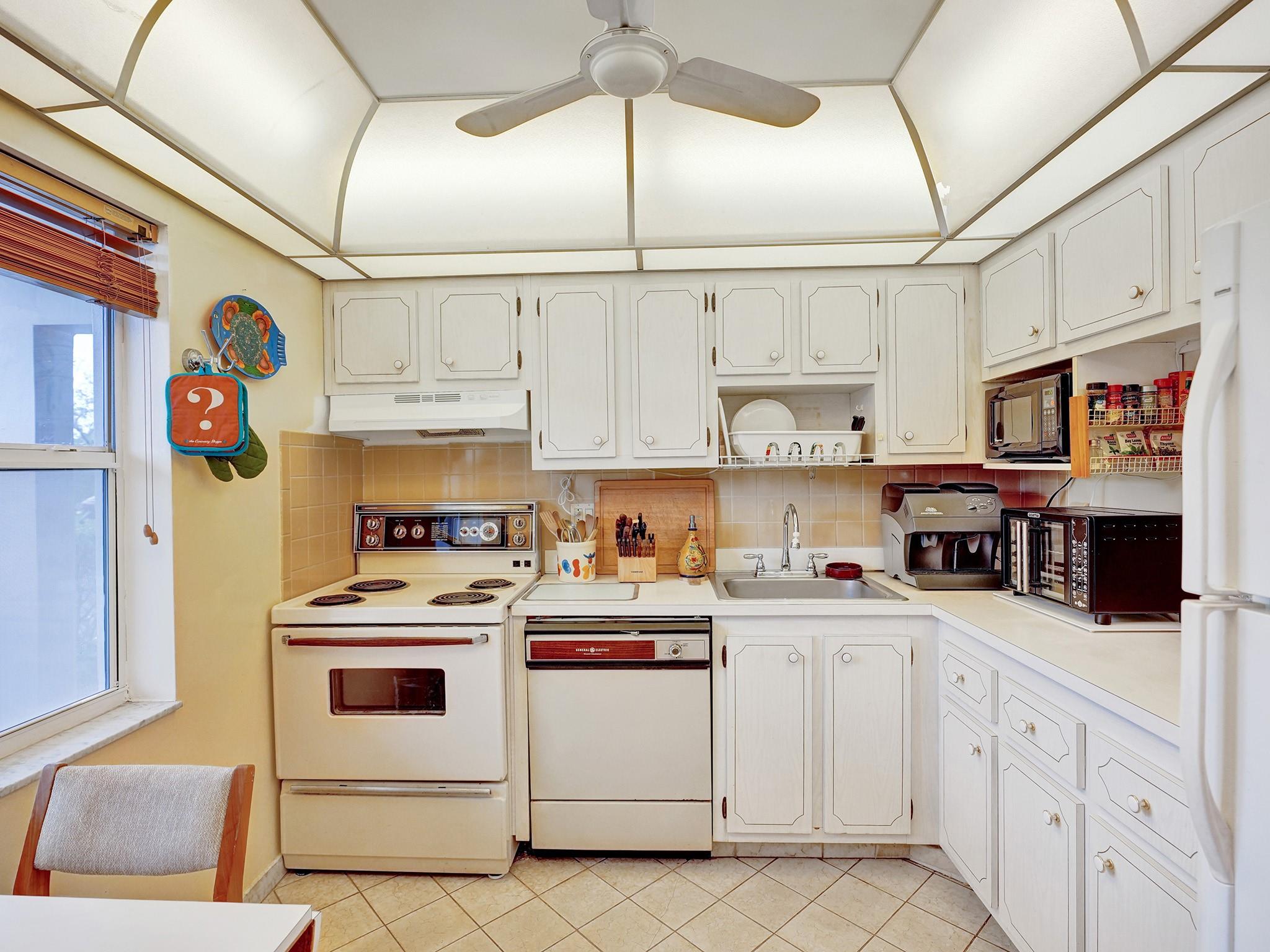 ORIOLE GARDENS TWO - Residential