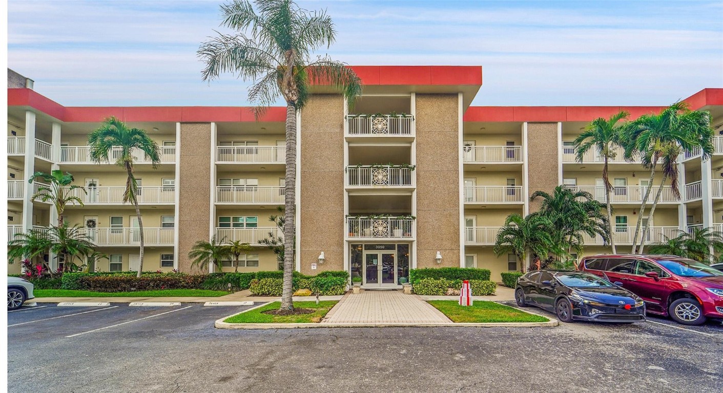 PALM- AIRE AT CORAL KEY - Residential