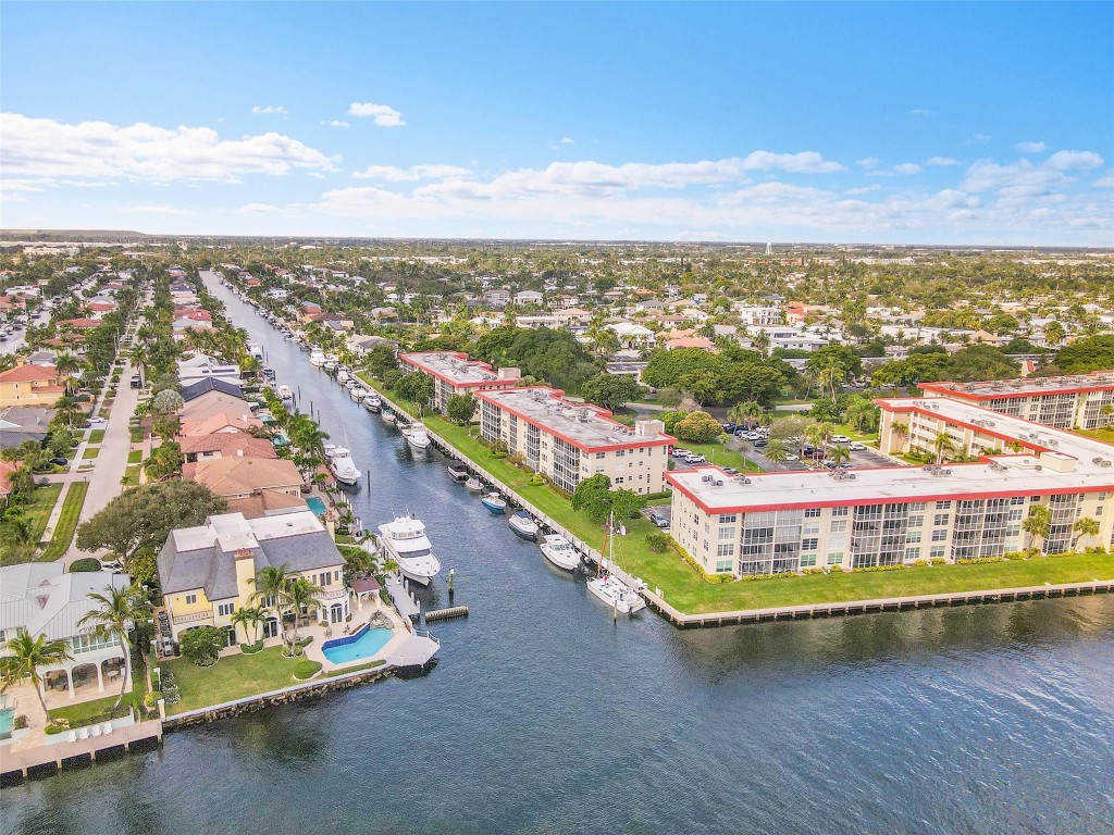 PALM- AIRE AT CORAL KEY - Residential