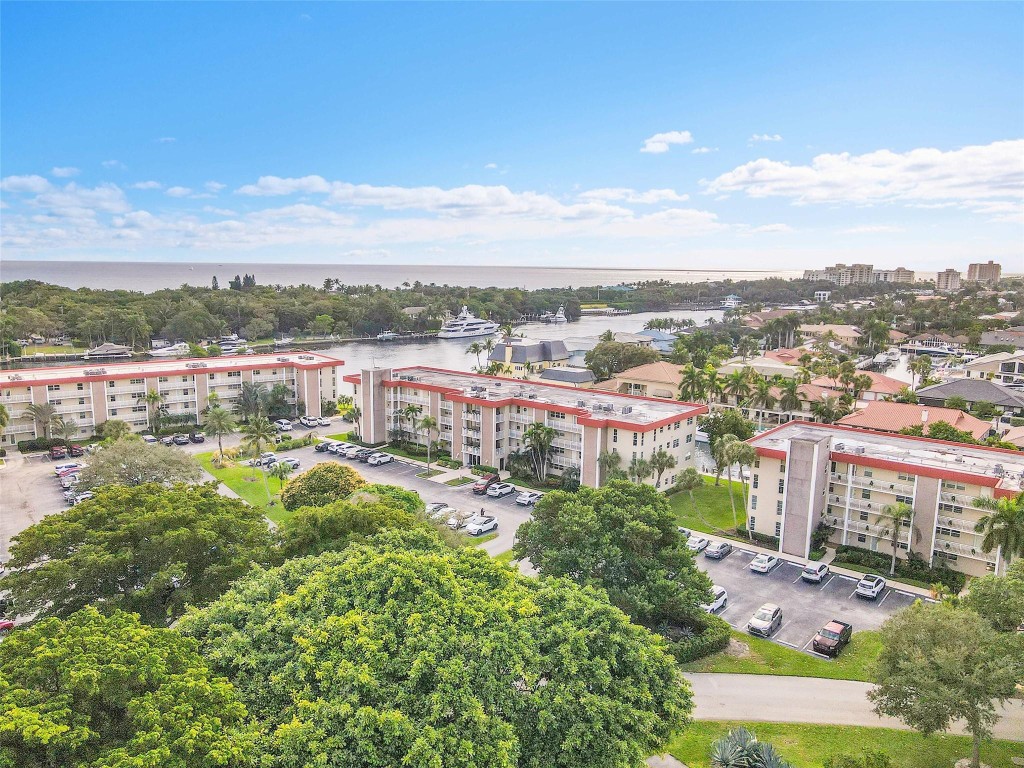 PALM- AIRE AT CORAL KEY - Residential