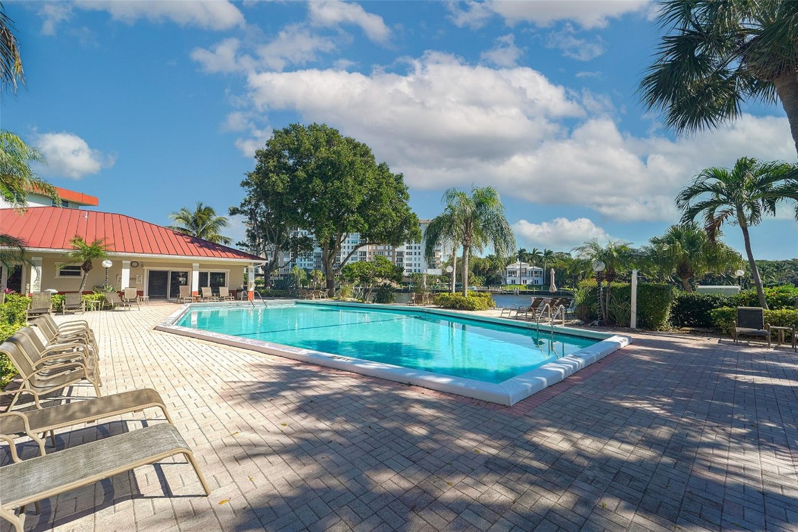 PALM- AIRE AT CORAL KEY - Residential