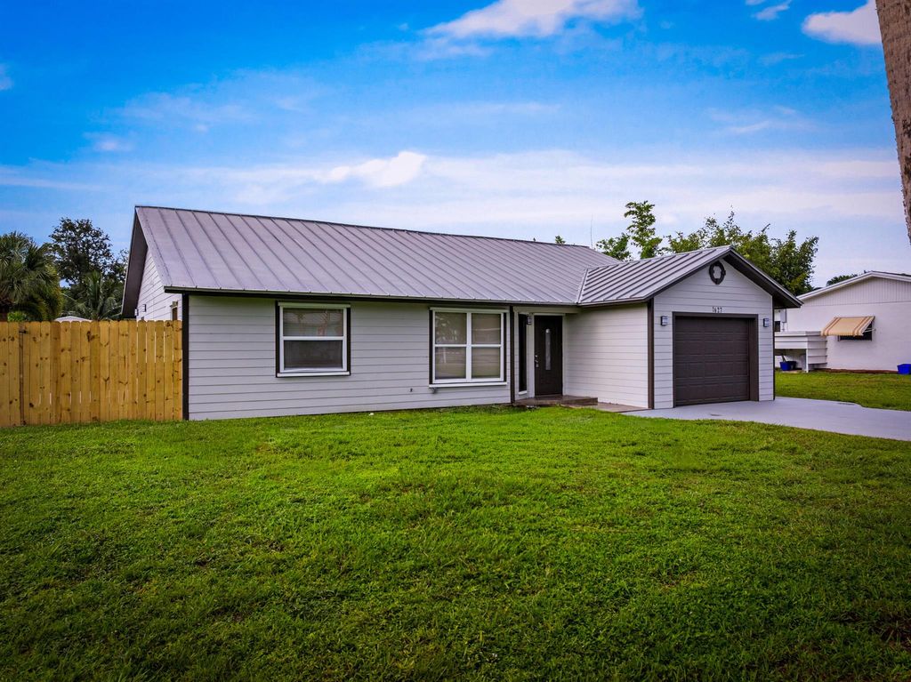 Photo of 1627 SE Monroe Street, Stuart, FL 34997 (MLS # R11123783)