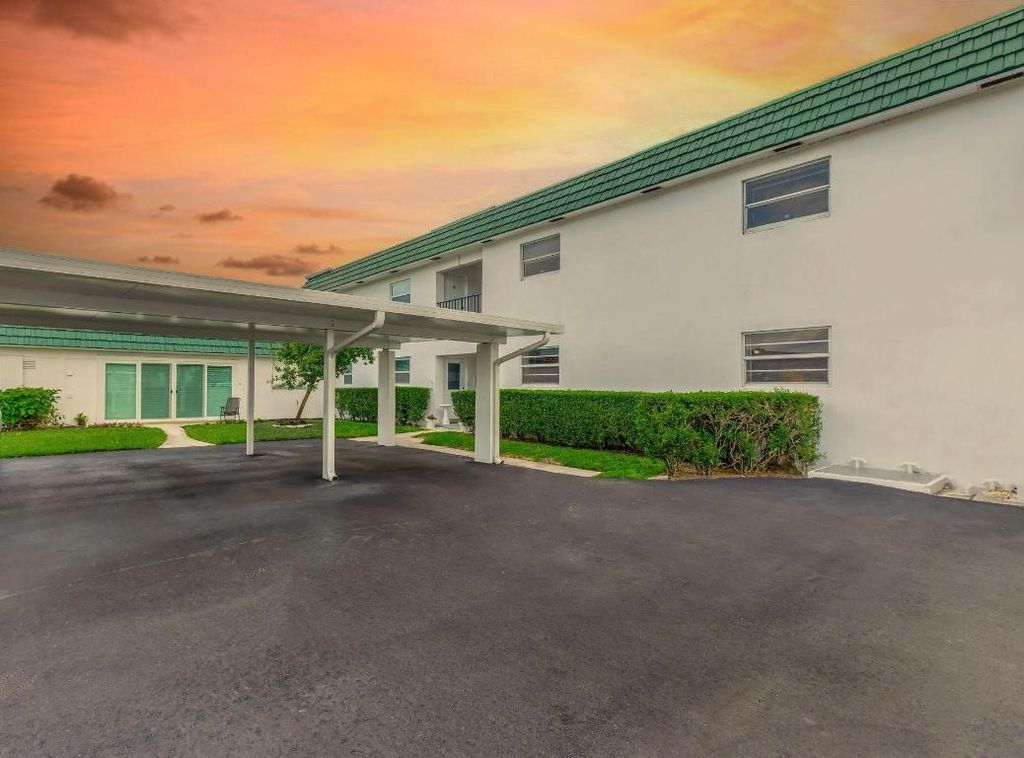 Photo of 3210 Meridian Way S #16, Palm Beach Gardens, FL 33410 (MLS # R10973609)