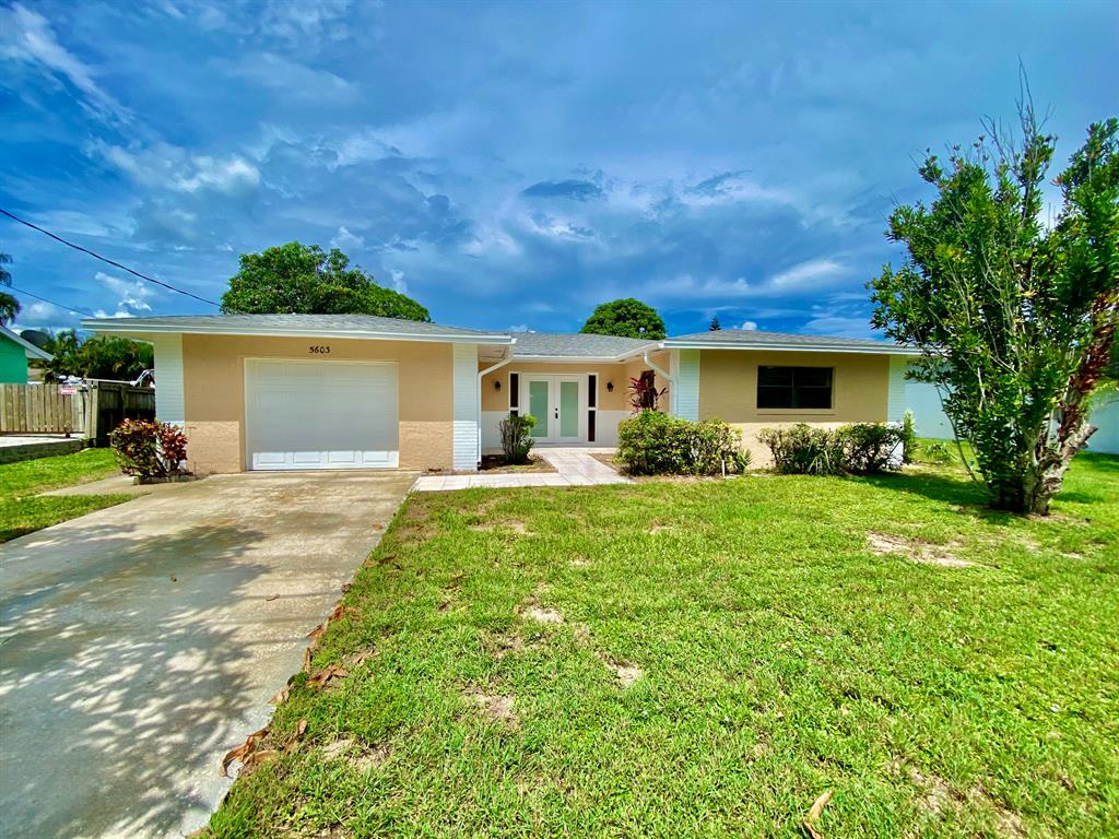 Photo of 5603 Sunset Boulevard, Fort Pierce, FL 34982 (MLS # R10737166)