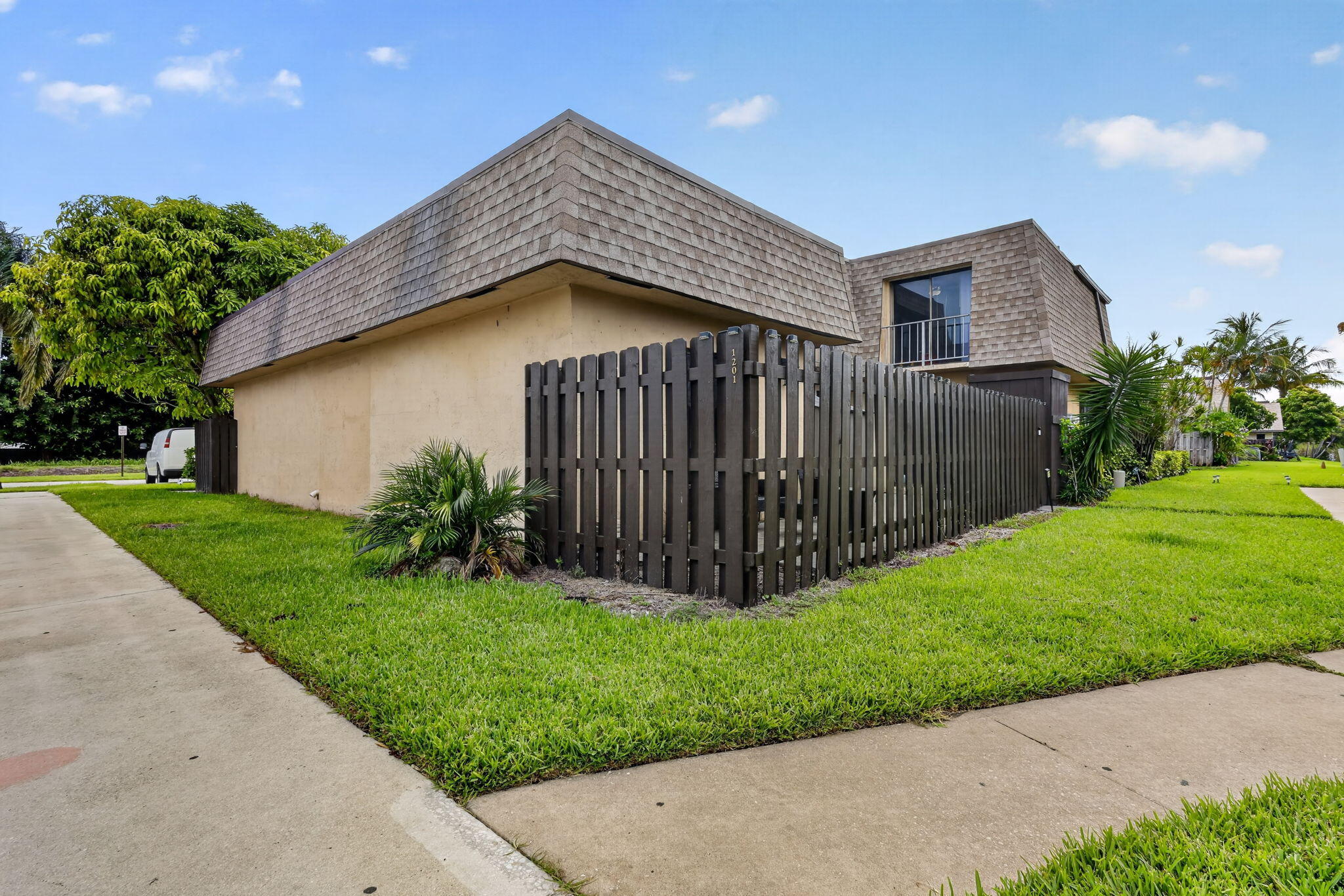1201 WATERVIEW Circle 12a