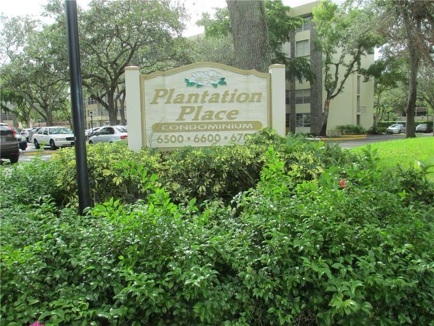 ADORABLE CONDO IN THE HEART OF DESIRABLE PLANTATION, ADJACENT TO FULL SERVICE MALL AND BUS LINES FOR EASY COMMUTE, 1 BR-1 1/2 BATH + DEN, BRAND NEW FLOORING THROUGHOUT, NEW STAINLESS DISHWASHER, REMODELED BATHROOMS, KITCHEN,  NEW WOOD BLINDS, FRESHLY PAINTED, TRULY MOVE IN CONDITION! SECURE LOBBY AND INTERIOR HALLWAYS, BEAUTIFUL POOL AND CLUBHOUSE! ONE SMALL PET PERMITTED, ALL AGES WELCOME