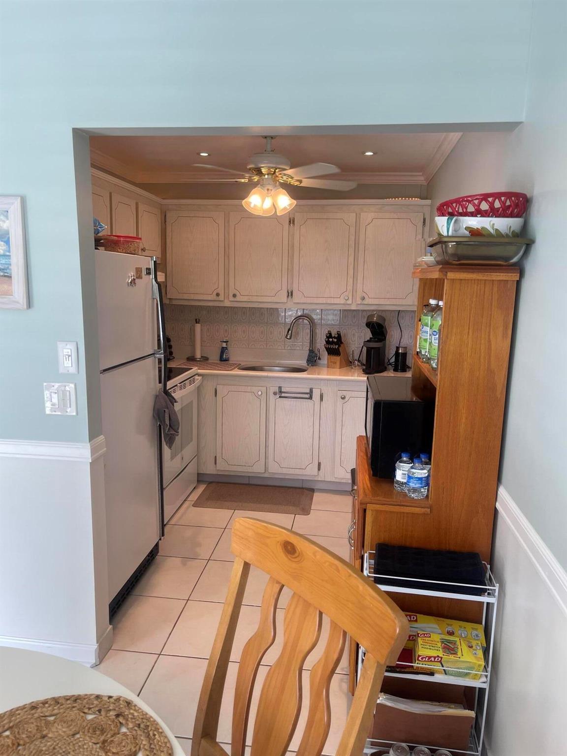 REGAL PALMS EATON CONDO - Residential