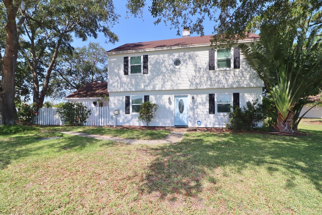 Photo of 1213 SE Palm Beach Road, Port Saint Lucie, FL 34952 (MLS # R10800631)