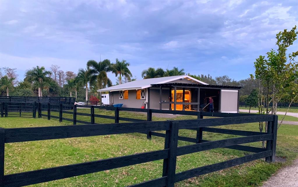 LOXAHATCHEE GROVES - Residential