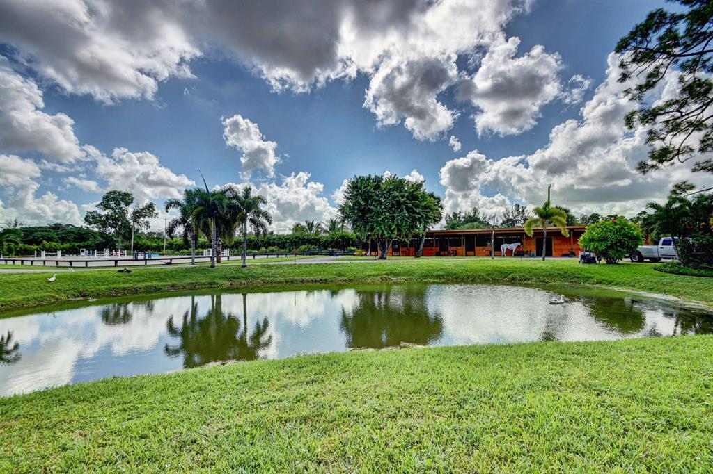 LOXAHATCHEE GROVES - Residential