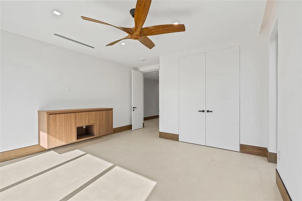 CORAL KEY VILLAS 2ND SEC - Residential