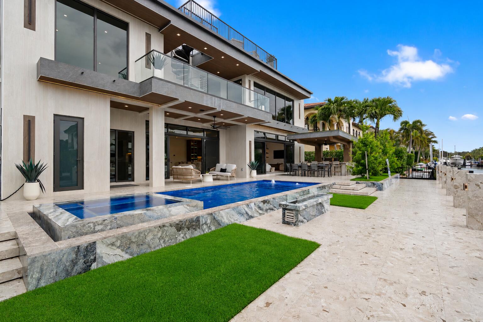 CORAL KEY VILLAS 2ND SEC - Residential