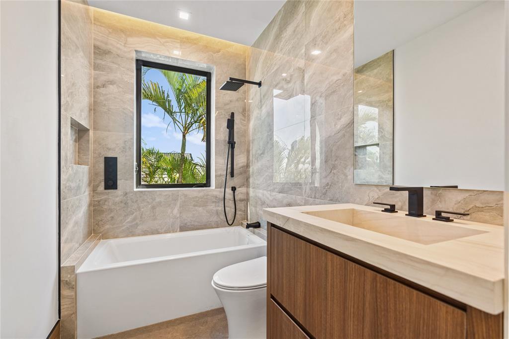 CORAL KEY VILLAS 2ND SEC - Residential