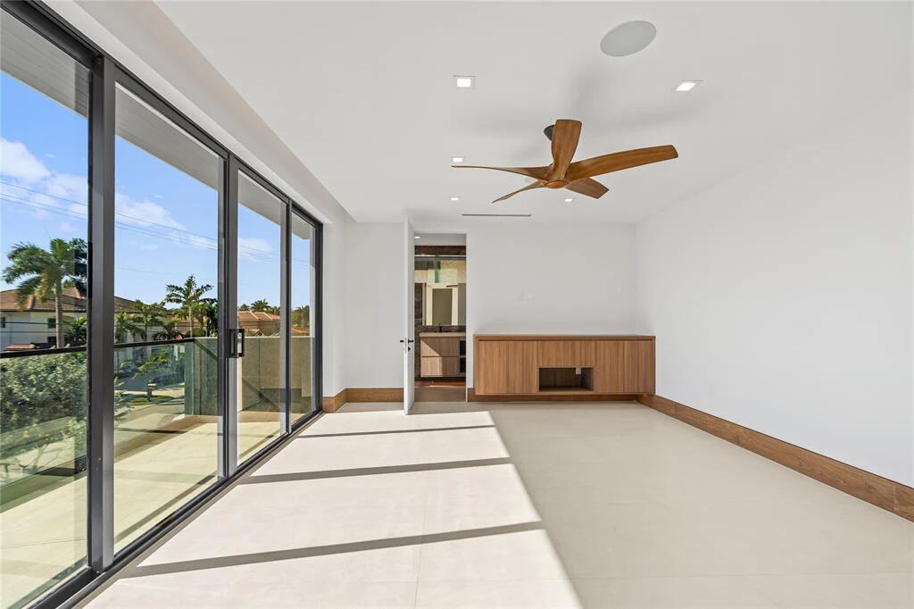 CORAL KEY VILLAS 2ND SEC - Residential