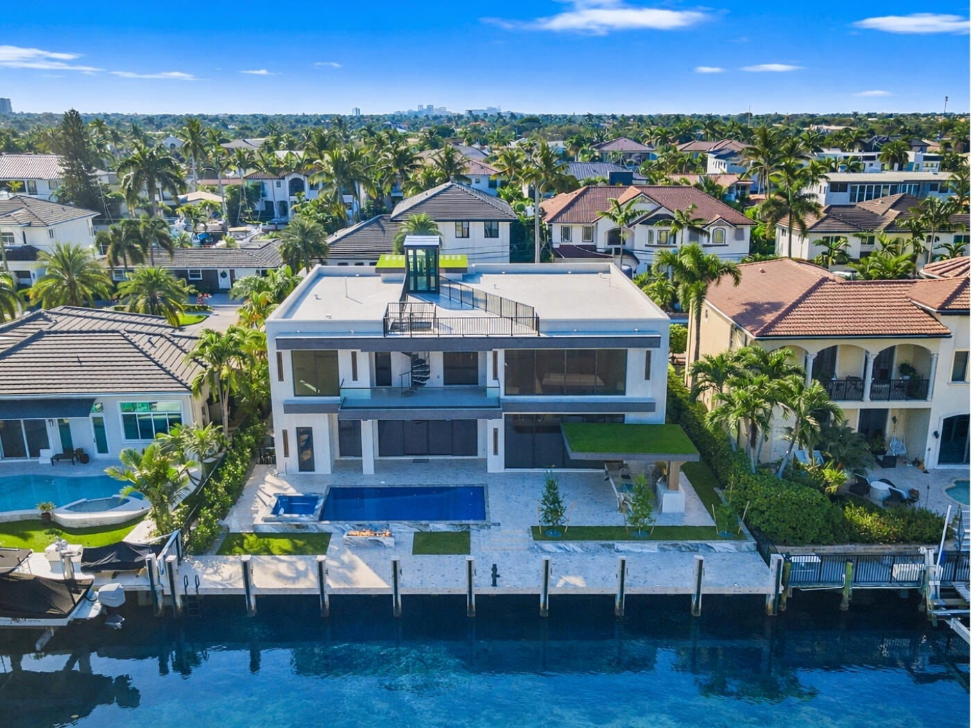 CORAL KEY VILLAS 2ND SEC - Residential